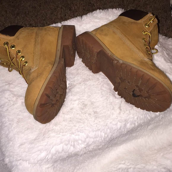 Kids Timberland Wheat Boots - Picture 2 of 4